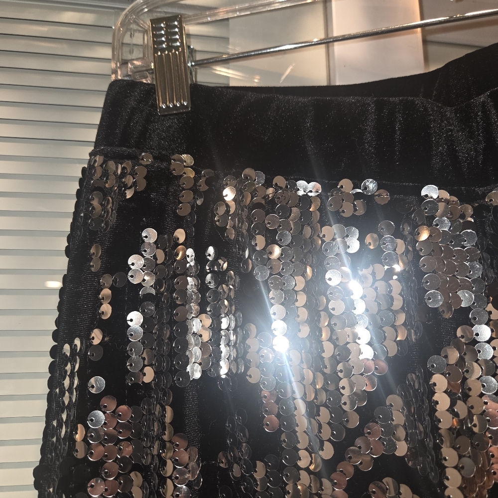 Ashro Sparkling Black and Silver Sequin Leggings Size Small NWT - Picture 2 of 3